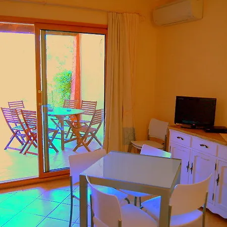Aparthotel La Cerbiatta 3*